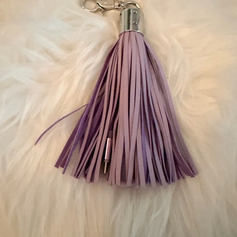 Bolsetta Universal Charging Tassels for Apple & Android - Purple